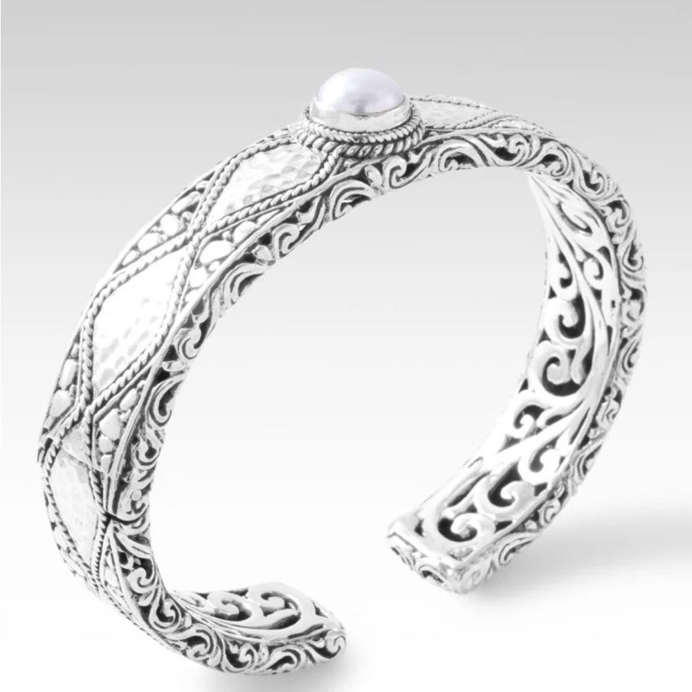 SARDA Sterling Silver Cuff Bracelet with 8mm white pearl